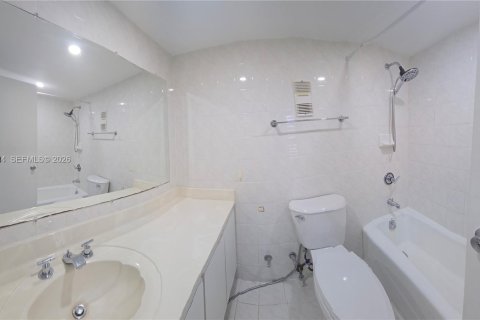 Copropriété à louer à Miami, Floride: 3 chambres, 117.61 m2 № 2008410 - photo 10