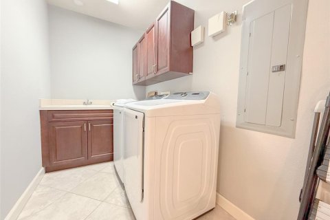 Condominio en venta en Orlando, Florida, 3 dormitorios, 315.96 m2 № 1856150 - foto 20