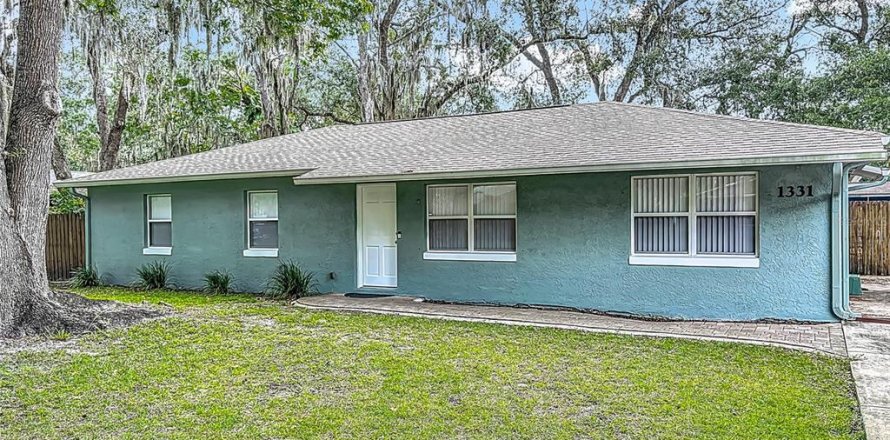 House in Edgewater, Florida 3 bedrooms, 140.47 sq.m. № 1807515