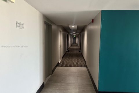 Condominio en alquiler en Hollywood, Florida, 2 dormitorios, 119.57 m2 № 1896262 - foto 13