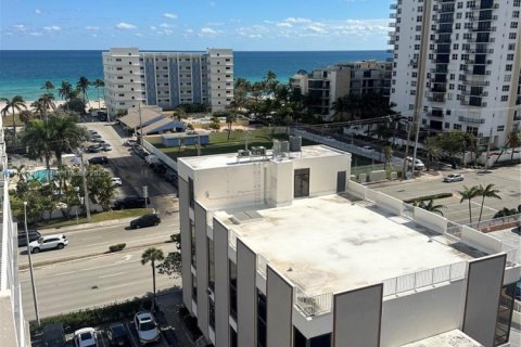 Condominio en alquiler en Hollywood, Florida, 2 dormitorios, 119.57 m2 № 1896262 - foto 15