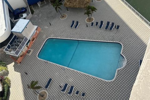 Condominio en alquiler en Hollywood, Florida, 2 dormitorios, 119.57 m2 № 1896262 - foto 14