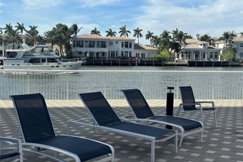 Condominio en alquiler en Hollywood, Florida, 2 dormitorios, 119.57 m2 № 1896262 - foto 12