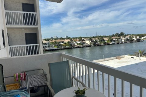 Condominio en alquiler en Hollywood, Florida, 2 dormitorios, 119.57 m2 № 1896262 - foto 20
