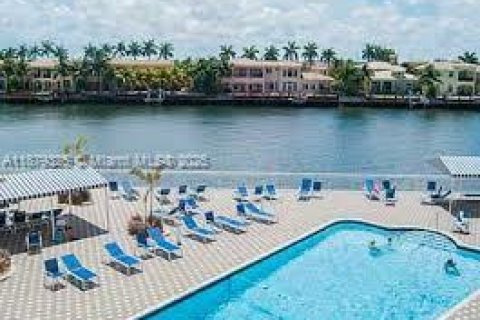 Condominio en alquiler en Hollywood, Florida, 2 dormitorios, 119.57 m2 № 1896262 - foto 30