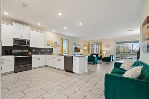 Villa ou maison à louer à Davenport, Floride: 8 chambres, 364.36 m2 № 2387323 - photo 15