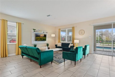 Villa ou maison à louer à Davenport, Floride: 8 chambres, 364.36 m2 № 2387323 - photo 7