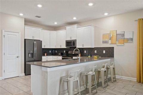 Villa ou maison à louer à Davenport, Floride: 8 chambres, 364.36 m2 № 2387323 - photo 16
