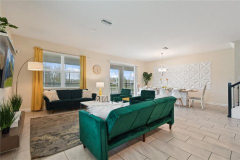 Villa ou maison à louer à Davenport, Floride: 8 chambres, 364.36 m2 № 2387323 - photo 9