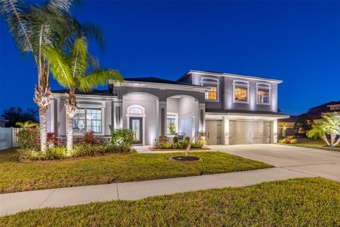 House in Ruskin, Florida 4 bedrooms, 363.99 sq.m. № 2155437