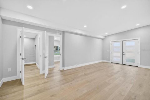 Villa ou maison à vendre à Tampa, Floride: 5 chambres, 230.12 m2 № 2141935 - photo 11