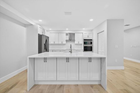 Villa ou maison à vendre à Tampa, Floride: 5 chambres, 230.12 m2 № 2141935 - photo 5