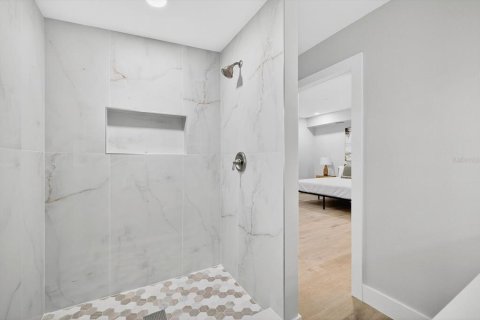 Villa ou maison à vendre à Tampa, Floride: 5 chambres, 230.12 m2 № 2141935 - photo 25