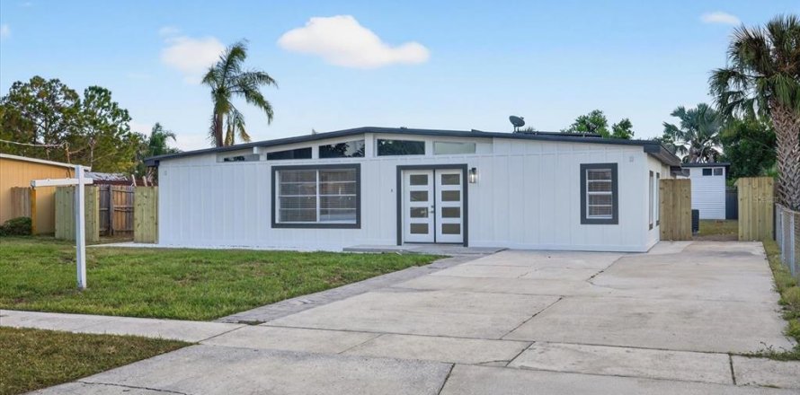Villa ou maison à Tampa, Floride 5 chambres, 230.12 m2 № 2141935