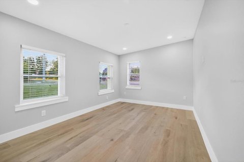 Villa ou maison à vendre à Tampa, Floride: 5 chambres, 230.12 m2 № 2141935 - photo 12