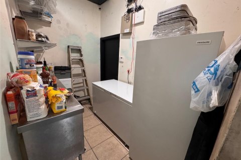 Commercial property in Hialeah, Florida № 1834258 - photo 13