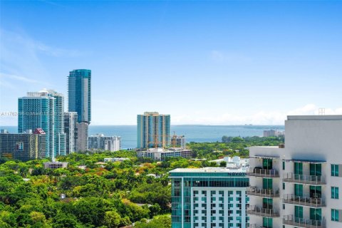 Condo in Miami, Florida, 2 bedrooms  № 2022811 - photo 22