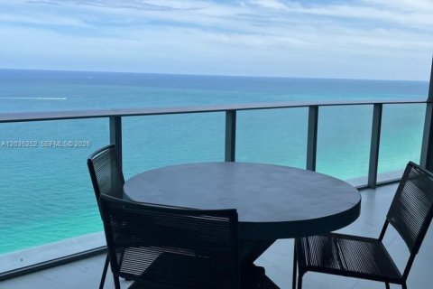 Copropriété à louer à Sunny Isles Beach, Floride: 2 chambres, 145.95 m2 № 2084270 - photo 1