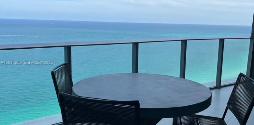 Condo à Sunny Isles Beach, Floride, 2 chambres  № 2084270