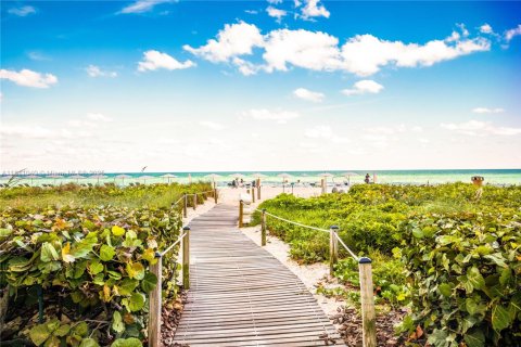 Copropriété à vendre à Sunny Isles Beach, Floride: 2 chambres, 171.59 m2 № 1959911 - photo 2