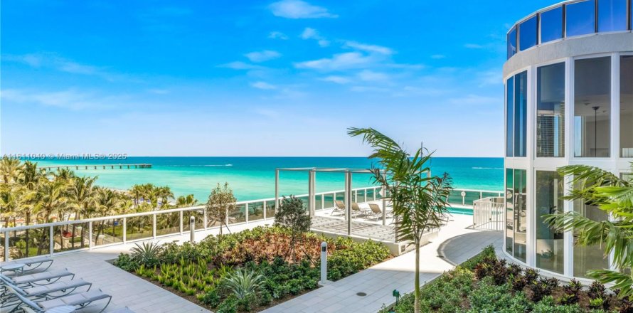 Condo à Sunny Isles Beach, Floride, 2 chambres № 1959911