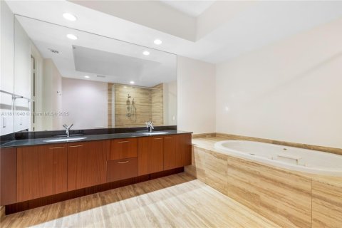 Copropriété à vendre à Sunny Isles Beach, Floride: 2 chambres, 171.59 m2 № 1959911 - photo 16