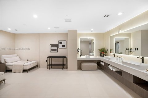 Copropriété à vendre à Sunny Isles Beach, Floride: 2 chambres, 171.59 m2 № 1959911 - photo 12