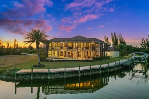 House in Port Charlotte, Florida 4 bedrooms, 483.65 sq.m. № 1662850 - photo 4