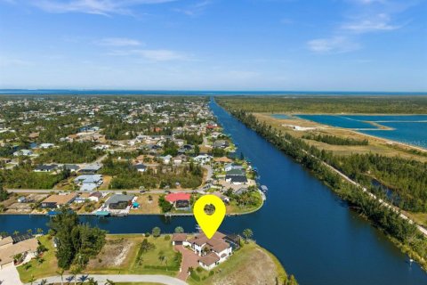House in Port Charlotte, Florida 4 bedrooms, 483.65 sq.m. № 1662850 - photo 5
