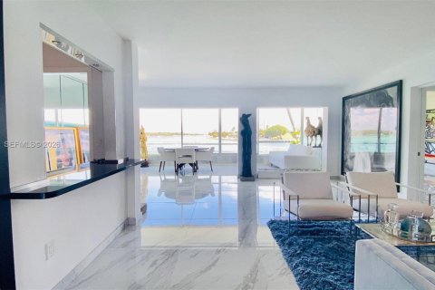 Condo in Bal Harbour, Florida, 2 bedrooms  № 1999432 - photo 23