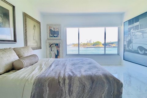 Condo in Bal Harbour, Florida, 2 bedrooms  № 1999432 - photo 18