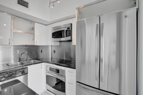 Condo in Bal Harbour, Florida, 2 bedrooms  № 1999432 - photo 6