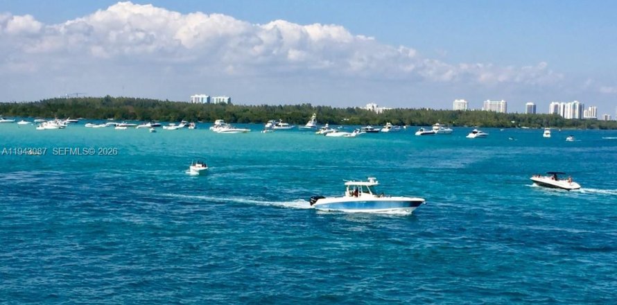 Condo in Bal Harbour, Florida, 2 bedrooms  № 1999432