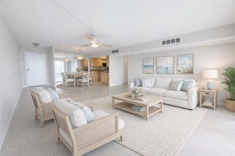 Condo in Treasure Island, Florida, 2 bedrooms  № 2225278 - photo 17