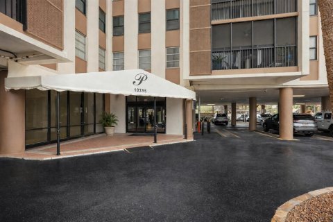 Condo in Treasure Island, Florida, 2 bedrooms  № 2225278 - photo 7