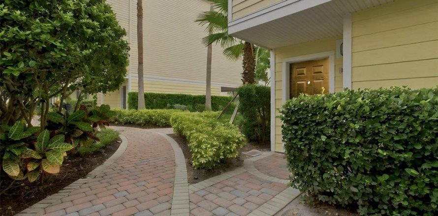 Adosado en Tampa, Florida 4 dormitorios, 211.91 m2 № 2321626