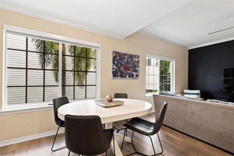 Adosado en venta en Tampa, Florida, 4 dormitorios, 211.91 m2 № 2321626 - foto 13