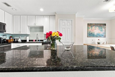 Adosado en venta en Tampa, Florida, 4 dormitorios, 211.91 m2 № 2321626 - foto 9
