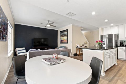 Adosado en venta en Tampa, Florida, 4 dormitorios, 211.91 m2 № 2321626 - foto 16