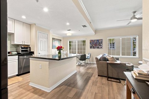 Adosado en venta en Tampa, Florida, 4 dormitorios, 211.91 m2 № 2321626 - foto 8