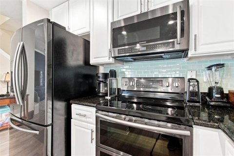 Adosado en venta en Tampa, Florida, 4 dormitorios, 211.91 m2 № 2321626 - foto 11