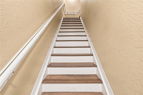 Adosado en venta en Tampa, Florida, 4 dormitorios, 211.91 m2 № 2321626 - foto 5