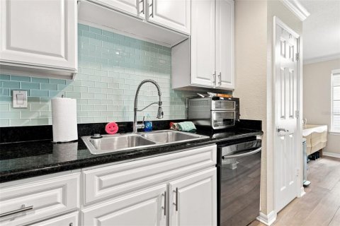Adosado en venta en Tampa, Florida, 4 dormitorios, 211.91 m2 № 2321626 - foto 14