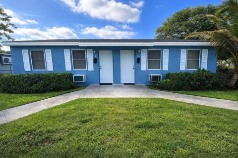 Commercial property in Fort Lauderdale, Florida 121.24 sq.m. № 2362073