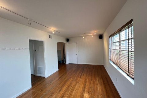 Copropriété à vendre à Miami Beach, Floride: 1 chambre, 52.49 m2 № 1874606 - photo 14