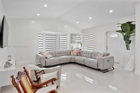 Villa ou maison à vendre à Miami, Floride: 3 chambres, 127.18 m2 № 2241429 - photo 5