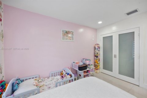 Villa ou maison à vendre à Miami, Floride: 3 chambres, 127.18 m2 № 2241429 - photo 24