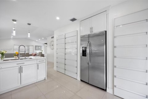 Villa ou maison à vendre à Miami, Floride: 3 chambres, 127.18 m2 № 2241429 - photo 19