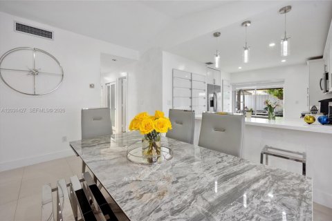 Villa ou maison à vendre à Miami, Floride: 3 chambres, 127.18 m2 № 2241429 - photo 12