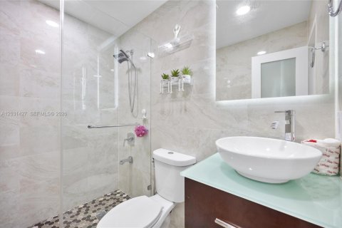 Villa ou maison à vendre à Miami, Floride: 3 chambres, 127.18 m2 № 2241429 - photo 25